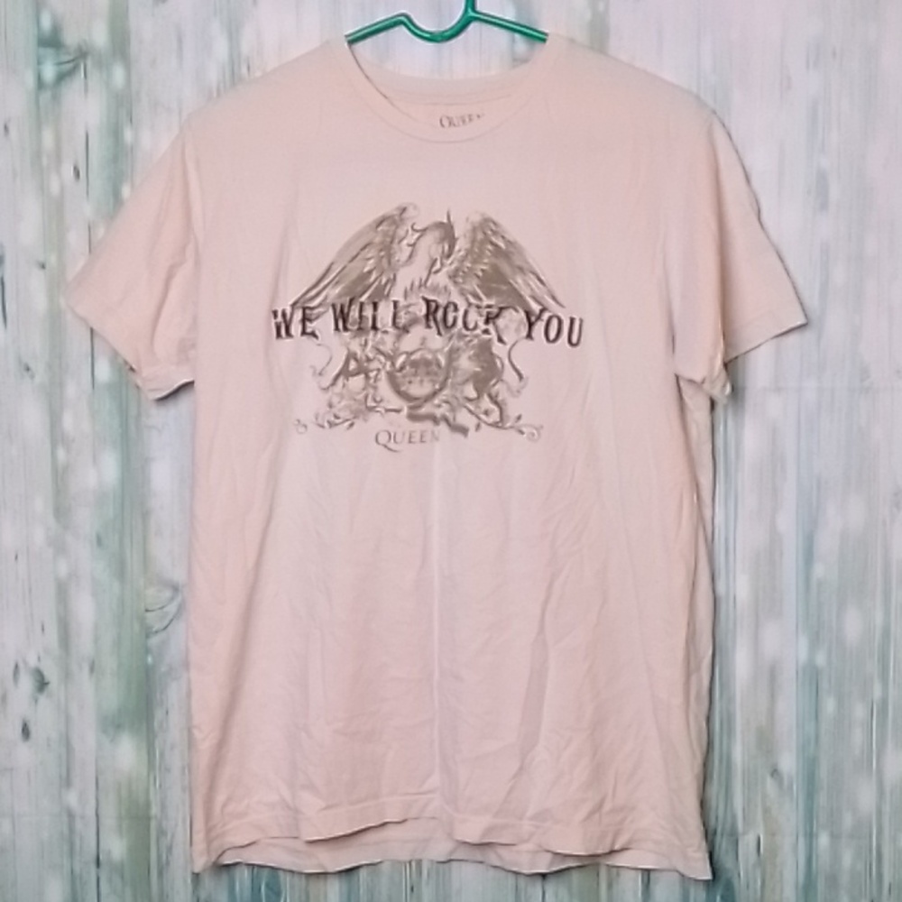 Queen We Will Rock You cream colored short sleeve t-shirt Large